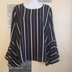 Sweet Wanderer Pullover Top Bell Sleeve Sz L